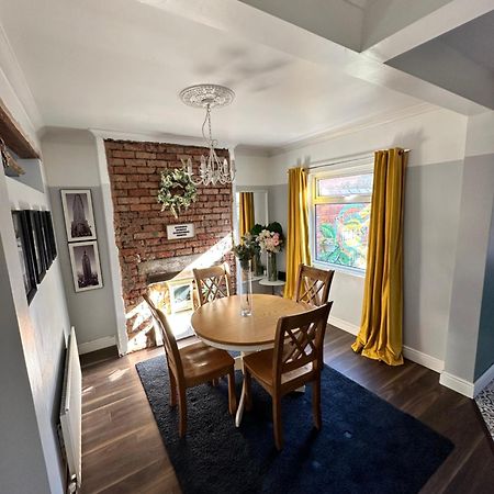 Cosy Two Bed Terraced House 7Min Drive From City Belfast Exterior foto