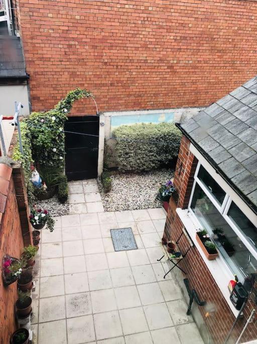 Cosy Two Bed Terraced House 7Min Drive From City Belfast Exterior foto